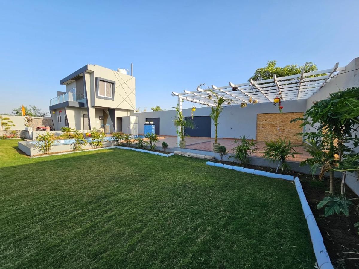 Shree Ambe Farmhouse Villa Ujjain Exterior foto