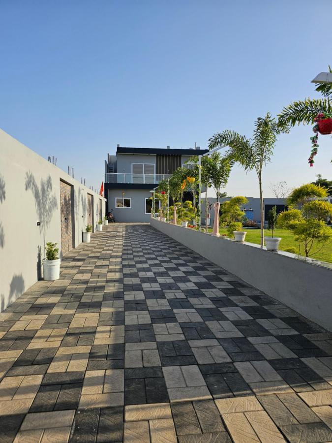 Shree Ambe Farmhouse Villa Ujjain Exterior foto